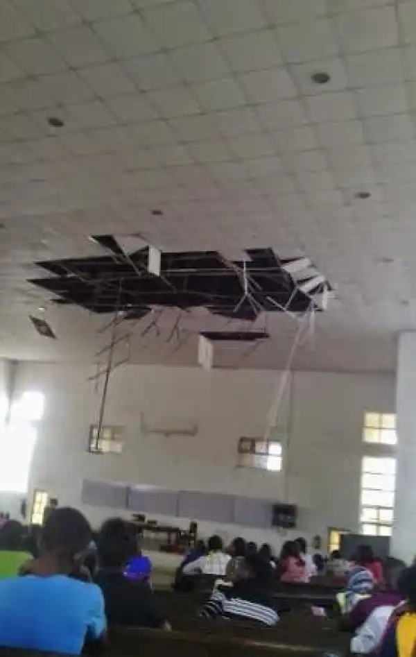OAU Students Ask The School Authority To Fix Their Broken Cailing [See Photos]
